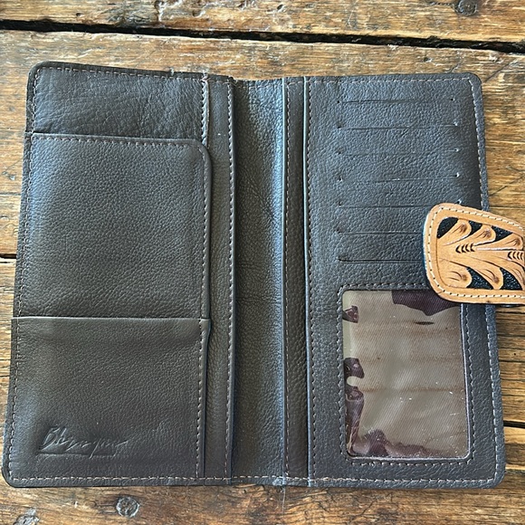 Tooled leather cowhide wallet - Picture 2 of 3